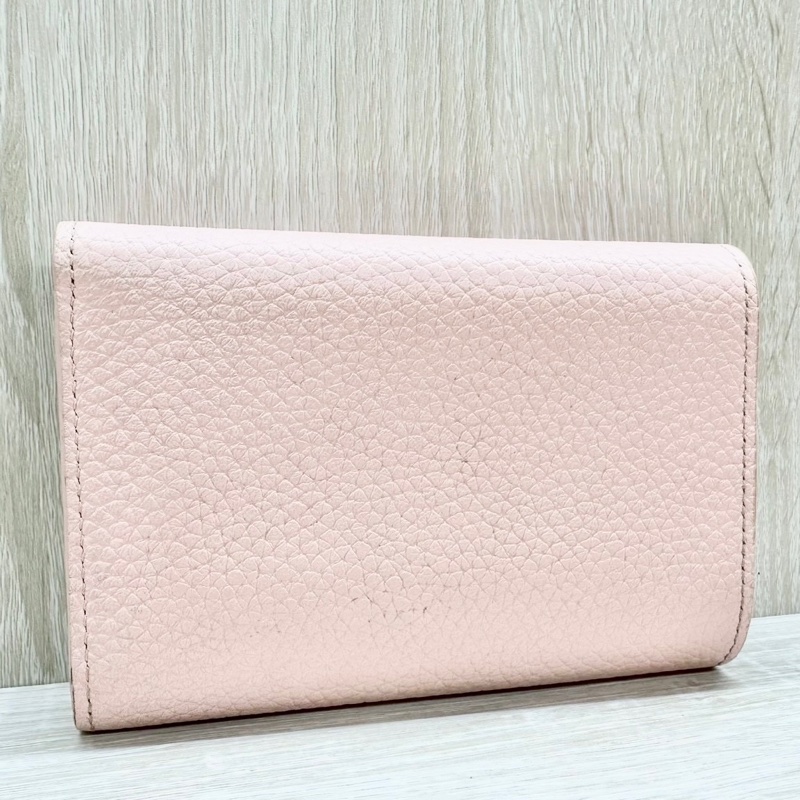 LV粉色牛皮粉金釦三折Capucines中夾M82361-12