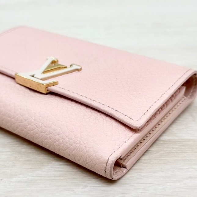 LV粉色牛皮粉金釦三折Capucines中夾M82361-14