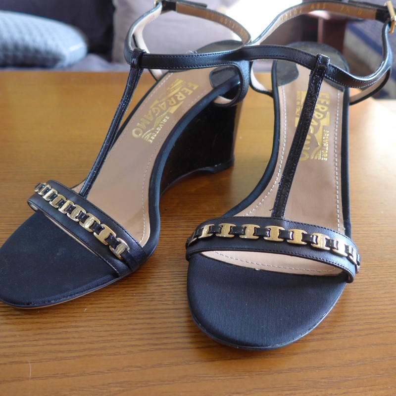 Ferragamo logo金色鏈帶涼鞋 7 1/2D-5