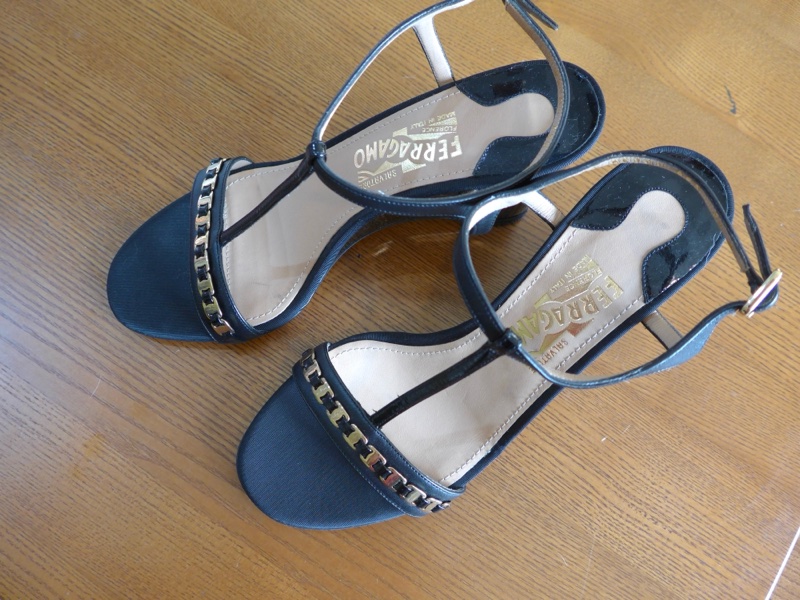 Ferragamo logo金色鏈帶涼鞋 7 1/2D-7