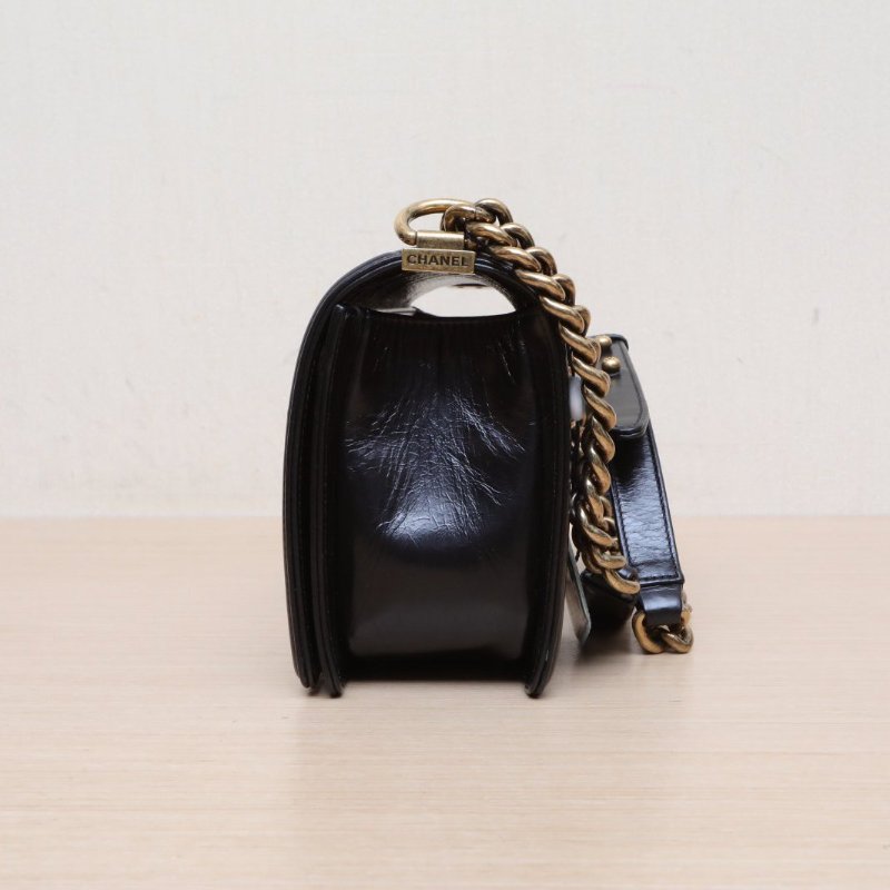 CHANEL Leboy中號25黑色牛皮17開金扣菱格紋肩背包-4