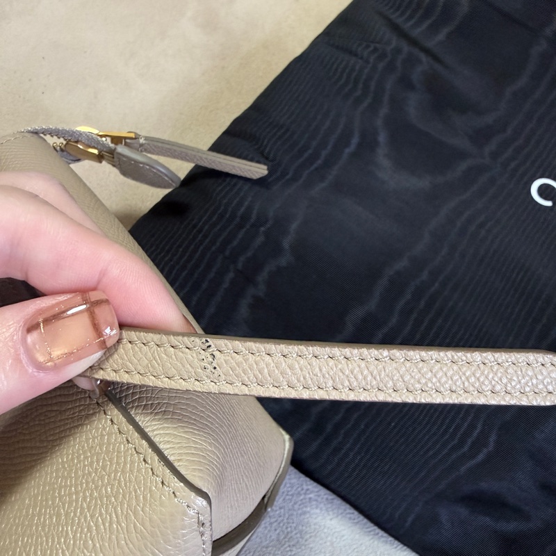 celine pico belt奶茶色鯰魚包-16