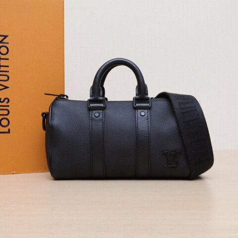 LOUIS VUITTON 黑色牛皮黑扣晶片KeepallXS21手袋枕頭包肩背包