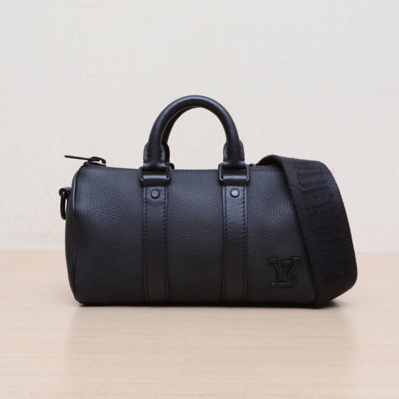 LOUIS VUITTON 黑色牛皮黑扣晶片KeepallXS21手袋枕頭包肩背包-1