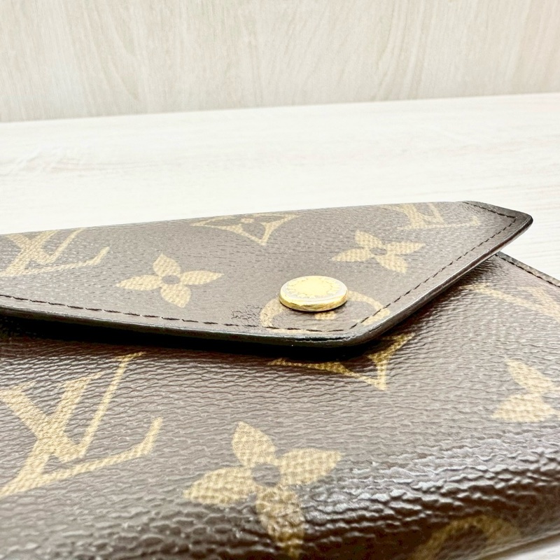 LV原花金釦咖啡內裡Victorine信封下蓋三折短夾M62472-10