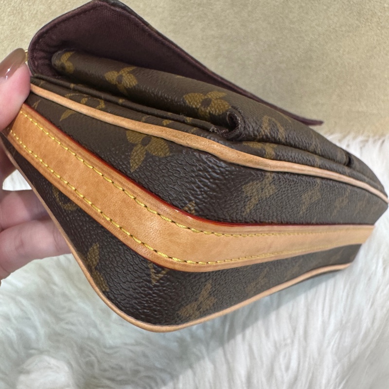 LV Vivacite 老花肩斜背包 晶片款-7