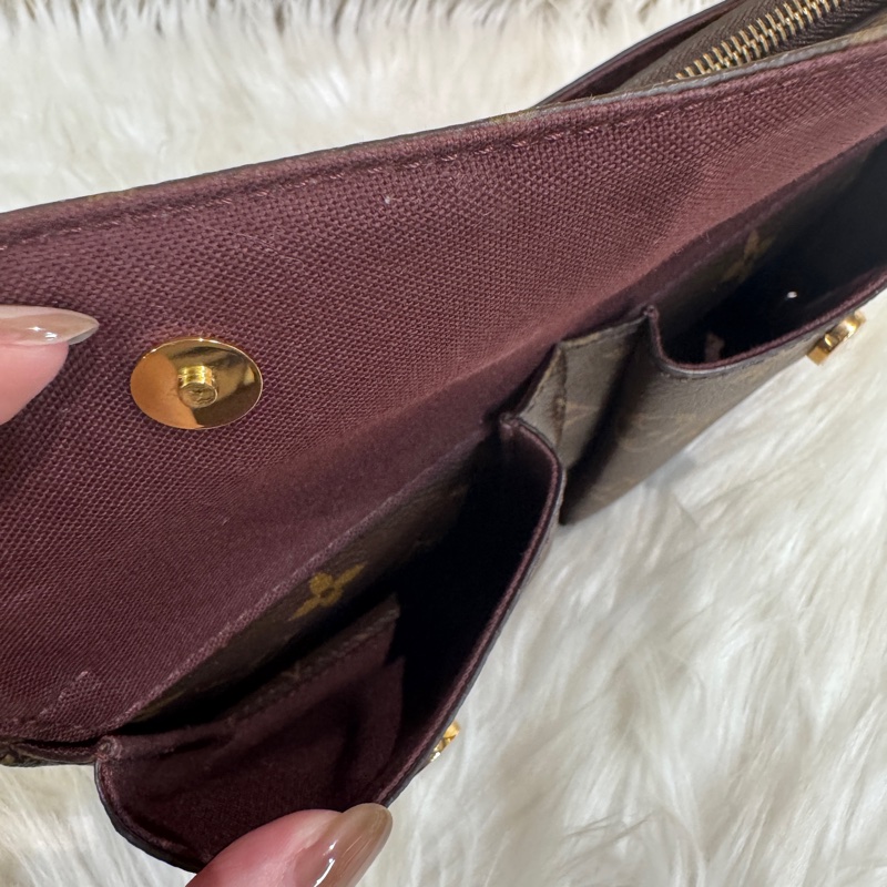 LV Vivacite 老花肩斜背包 晶片款-9