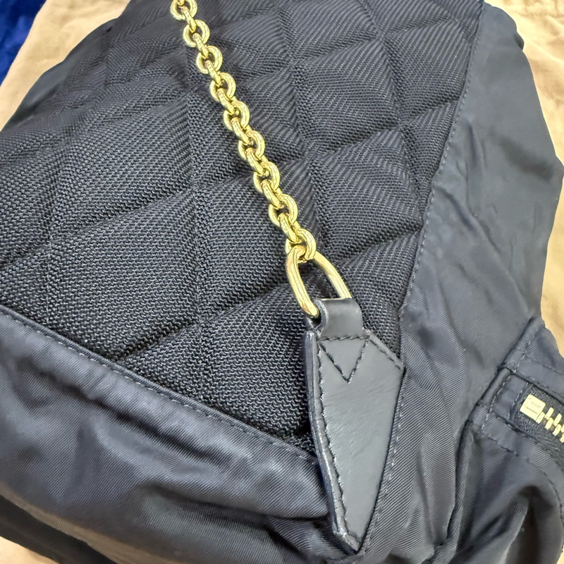 Burberry 黑色後背包-中號 男女揹都超好看!-15