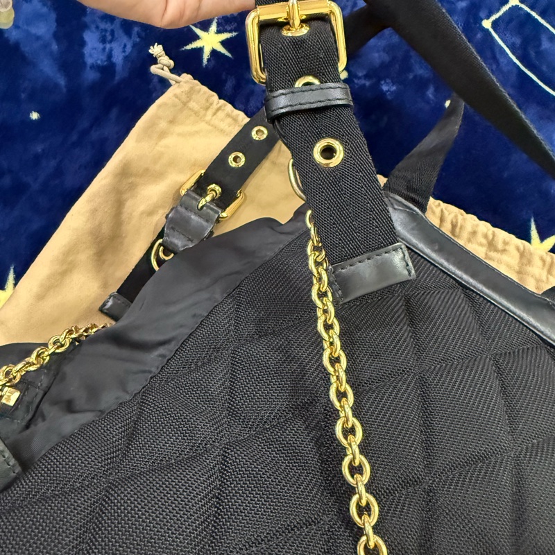 Burberry 黑色後背包-中號 男女揹都超好看!-16