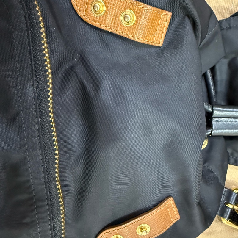 Burberry 黑色後背包-中號 男女揹都超好看!-18