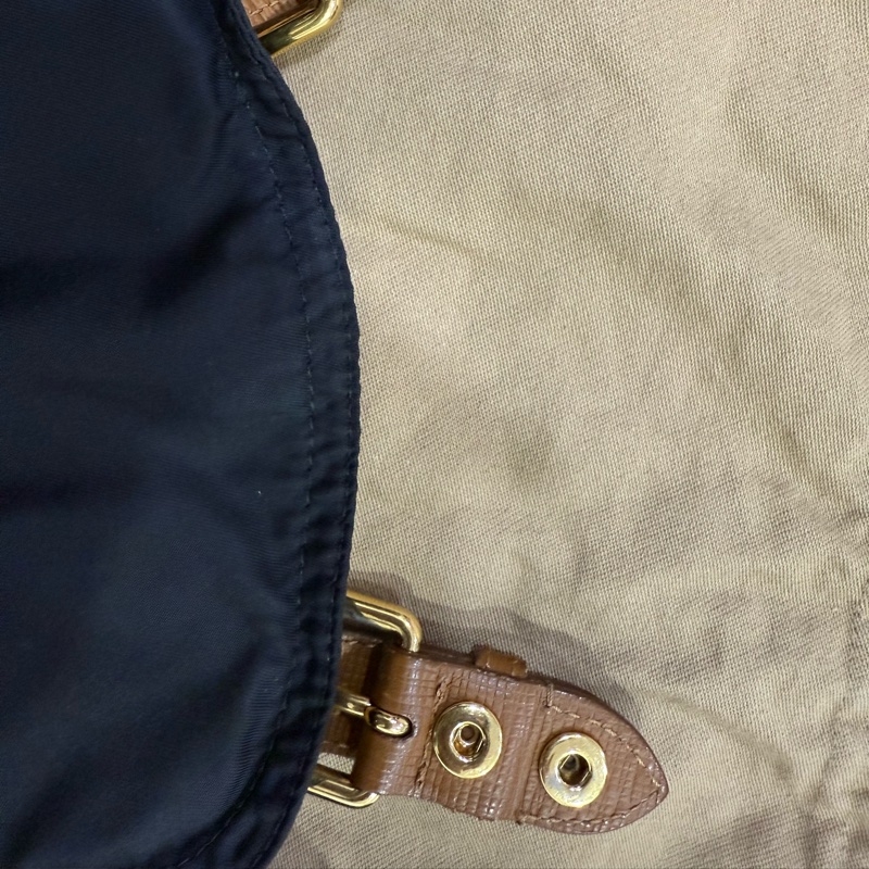 Burberry 黑色後背包-中號 男女揹都超好看!-19