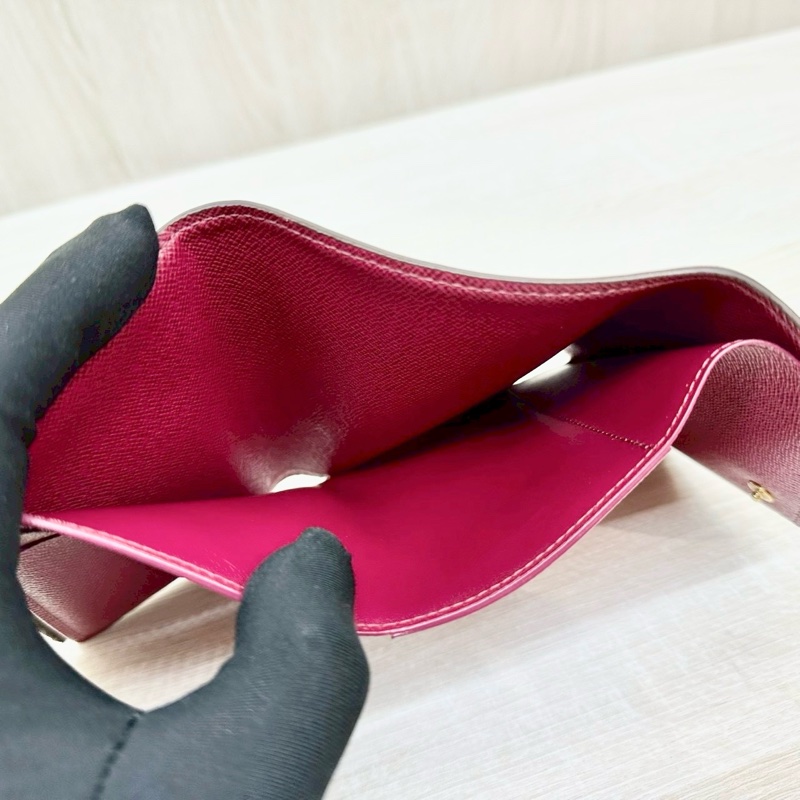 LV原花拼紅色內裡信封式三折短夾M41938-6