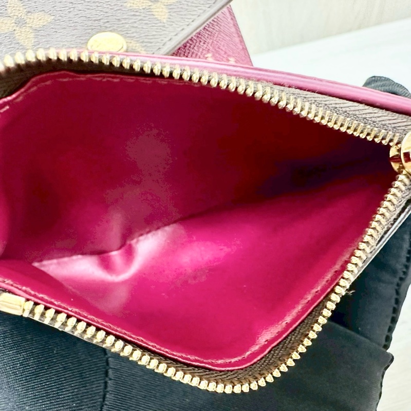 LV原花拼紅色內裡信封式三折短夾M41938-9