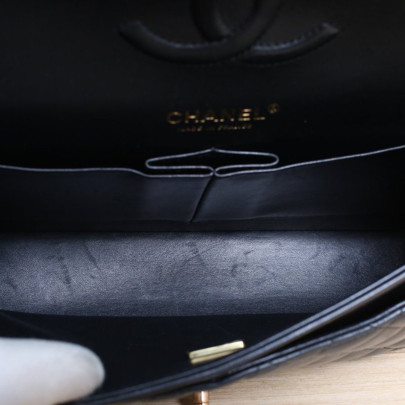 CHANEL CF口蓋包中號25.5黑色羊皮晶片開金扣肩背包-4