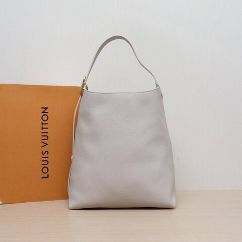 LOUIS VUITTON 奶茶色牛皮金扣晶片Lowkeyhobo中號側面鎖頭單肩包肩背包