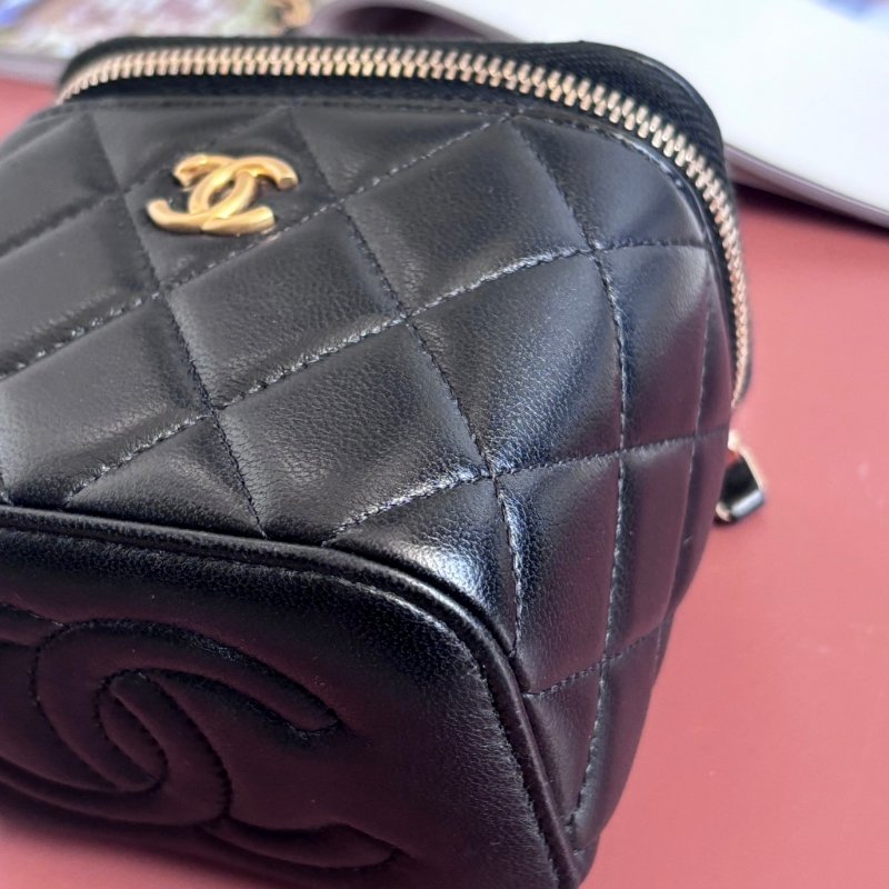 ::CHANEL:: 新款金球系列小羊皮超迷你斜背 口紅包 小盒子包 小廢包-10