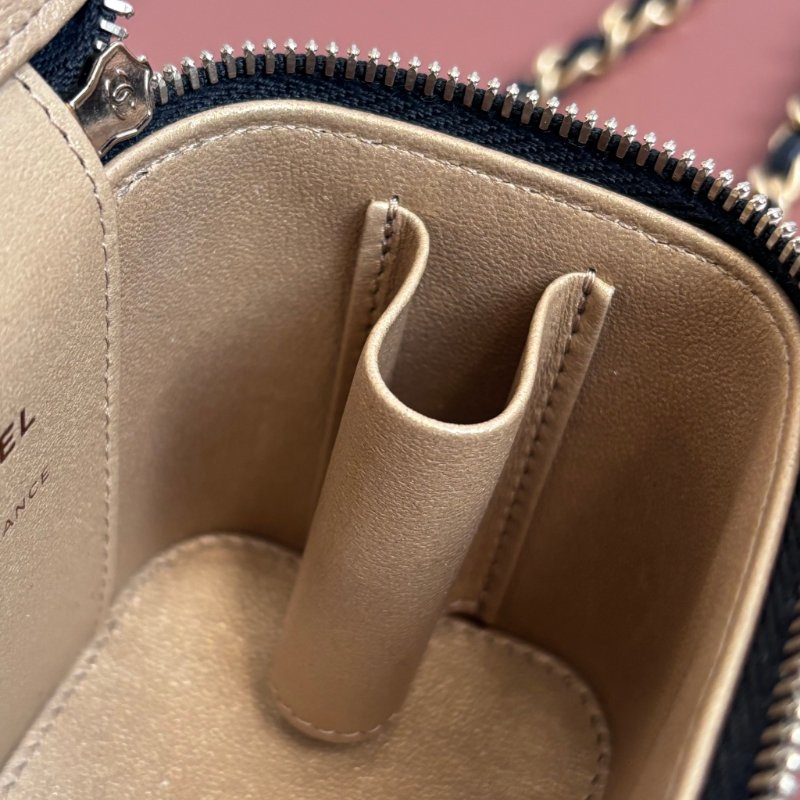 ::CHANEL:: 新款金球系列小羊皮超迷你斜背 口紅包 小盒子包 小廢包-17