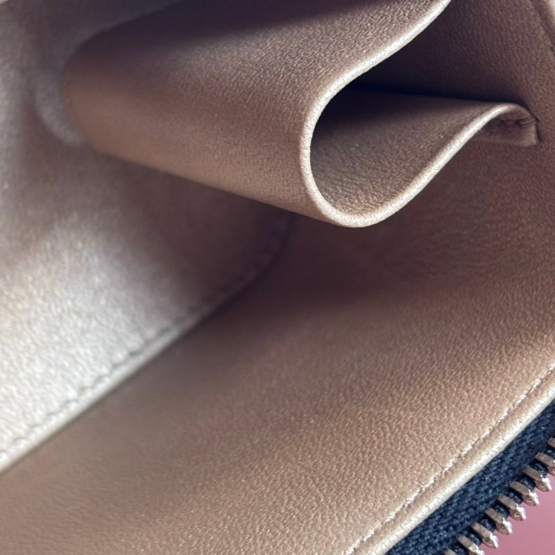 ::CHANEL:: 新款金球系列小羊皮超迷你斜背 口紅包 小盒子包 小廢包-20