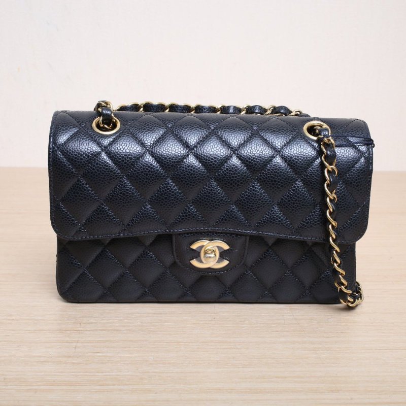 CHANEL CF口蓋包小號23黑色荔枝牛皮晶片開金扣菱格紋肩背包-1