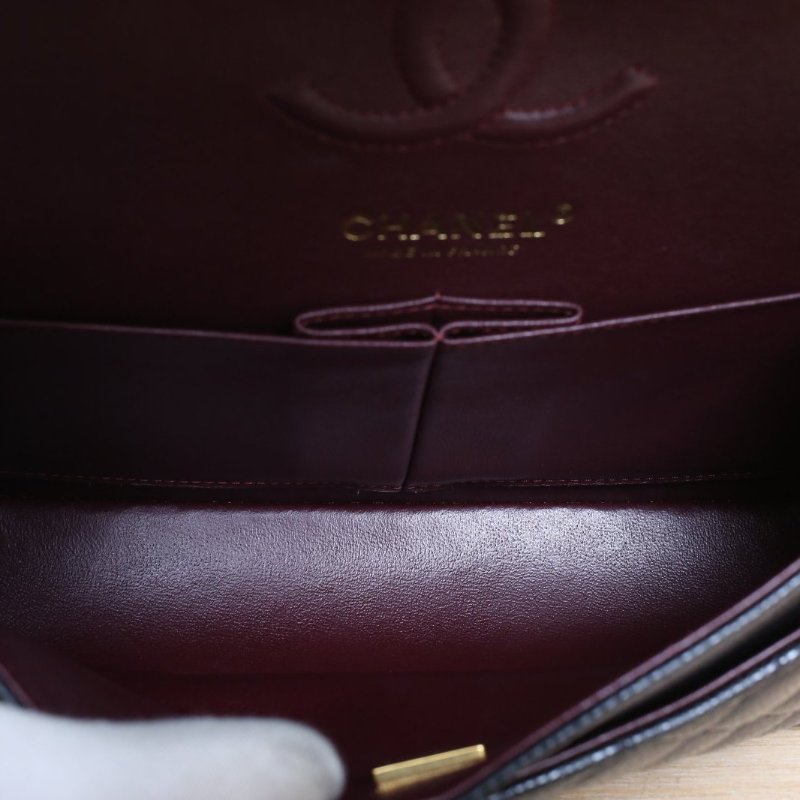 CHANEL CF口蓋包小號23黑色荔枝牛皮晶片開金扣菱格紋肩背包-4