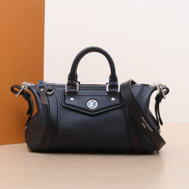 LOUIS VUITTON 黑色牛皮羊皮銀扣晶片bikernano可拆卸肩帶單肩手提包/肩背包-0