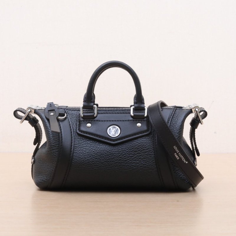 LOUIS VUITTON 黑色牛皮羊皮銀扣晶片bikernano可拆卸肩帶單肩手提包/肩背包-1