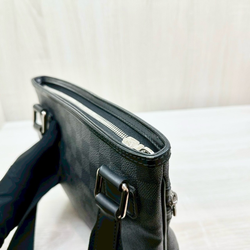 LV黑灰棋盤格日字側背包N58028-12