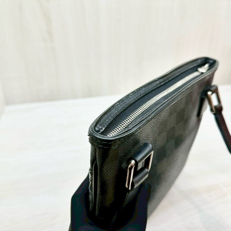 LV黑灰棋盤格日字側背包N58028-13