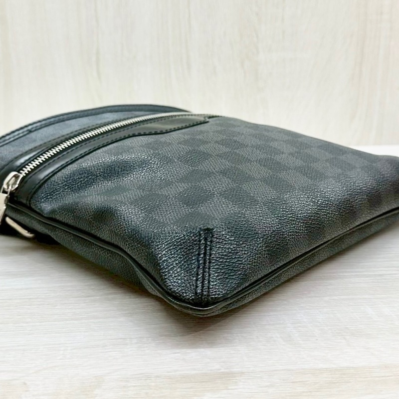 LV黑灰棋盤格日字側背包N58028-15