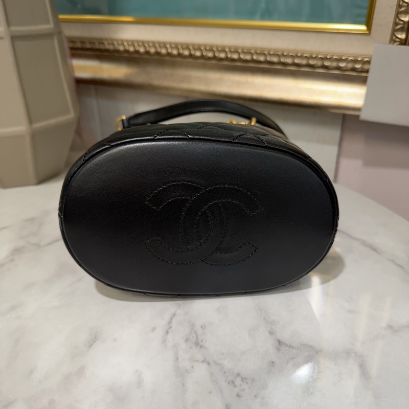 Chanel 黑羊皮菱格紋金釦束口肩斜背水桶包AS3116-2