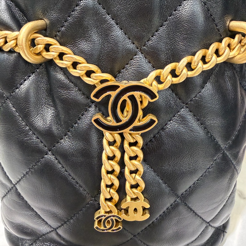 Chanel 黑羊皮菱格紋金釦束口肩斜背水桶包AS3116-5