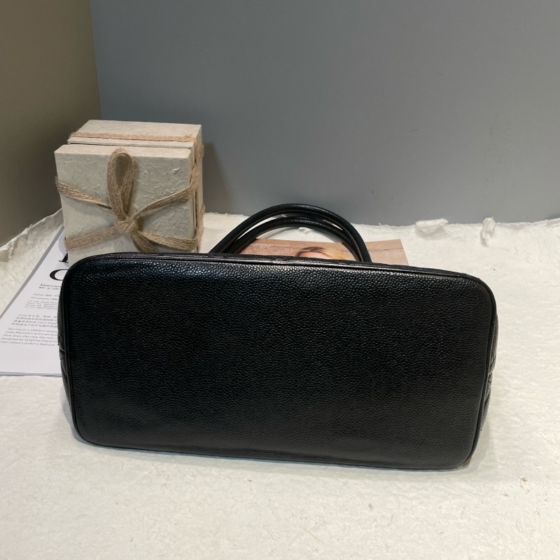 CHANEL 黑銀魚子醬希爾頓手提包-5