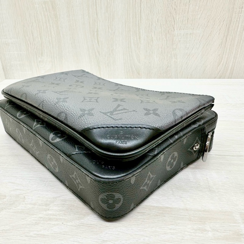 LV黑灰老花Trio3合1郵差包M69443-4