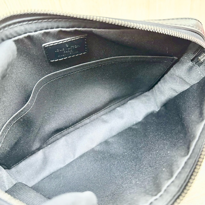 LV黑灰老花Trio3合1郵差包M69443-8