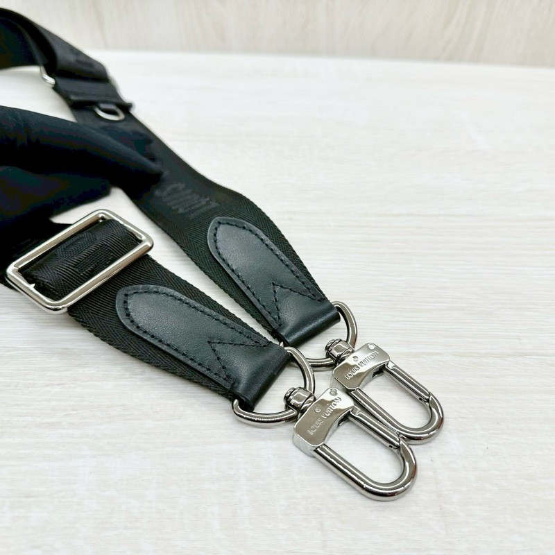 LV黑灰老花Trio3合1郵差包M69443-12