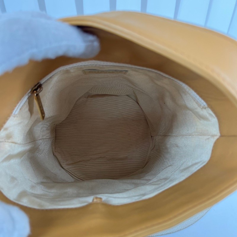 CHANEL 奶茶色冰格小水桶-5