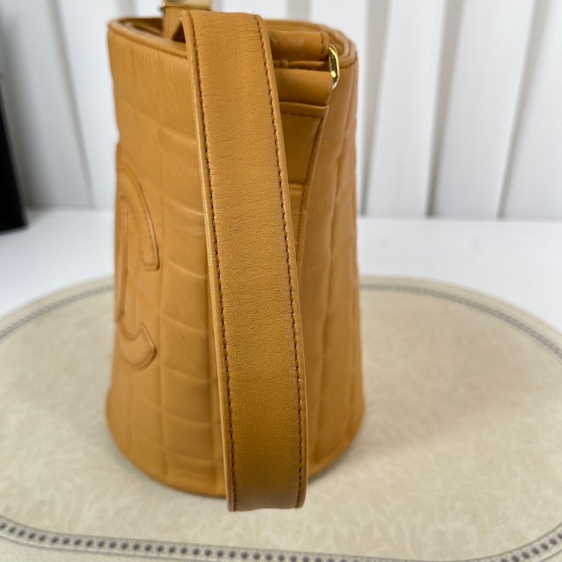 CHANEL 奶茶色冰格小水桶-13