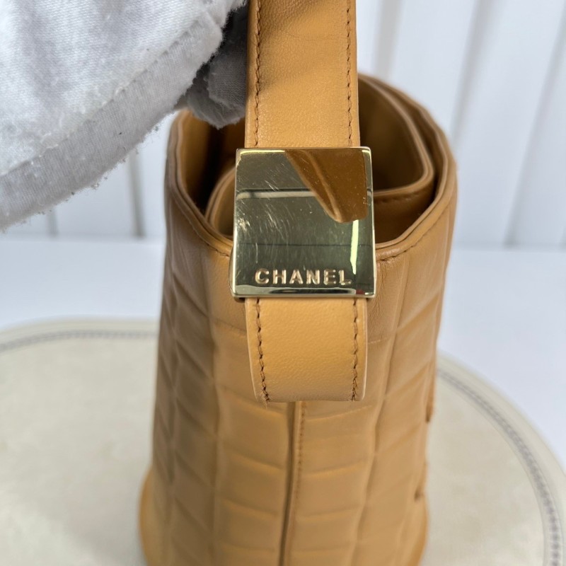 CHANEL 奶茶色冰格小水桶-15