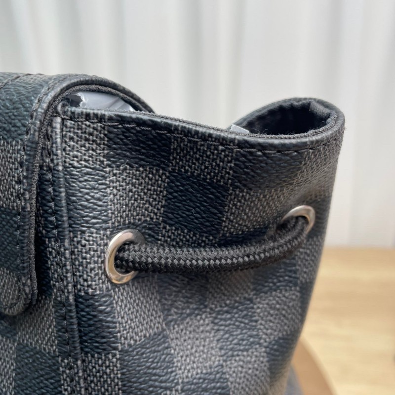 LV christopher 黑棋盤格雙肩包登山包-9