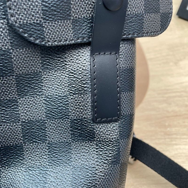 LV christopher 黑棋盤格雙肩包登山包-10