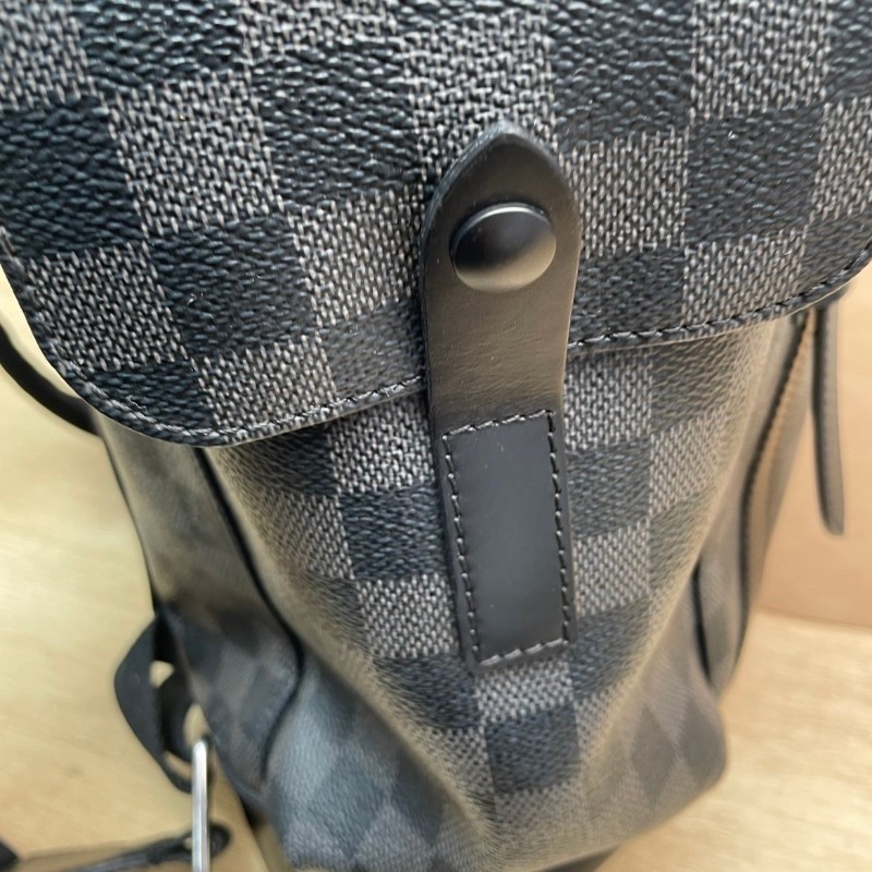 LV christopher 黑棋盤格雙肩包登山包-11