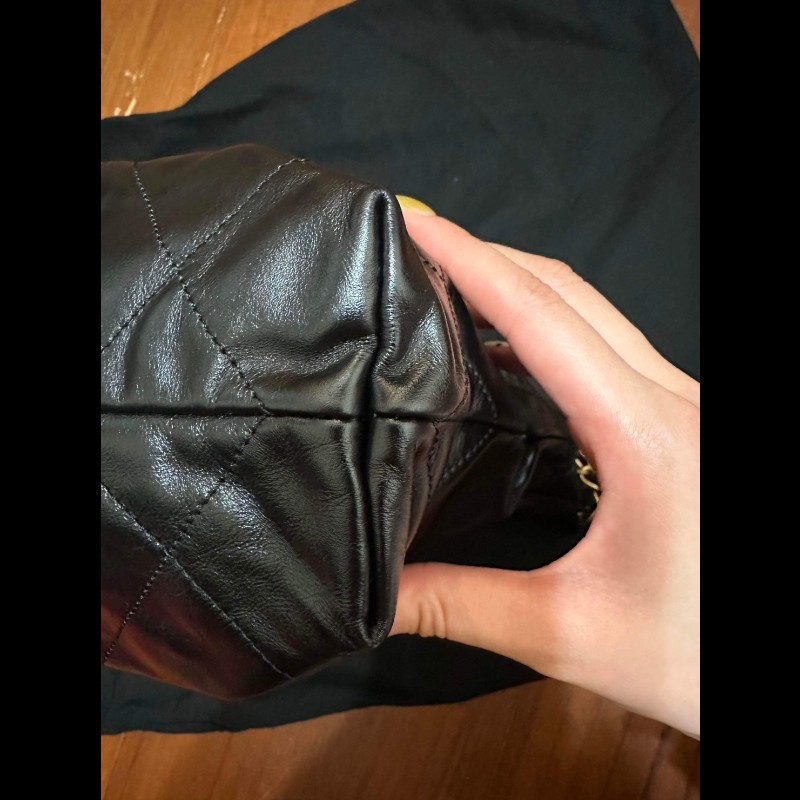 CHANEL 22 bag. 黑金小號-5