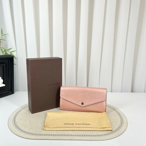 LV 粉色epi水波紋長夾錢包