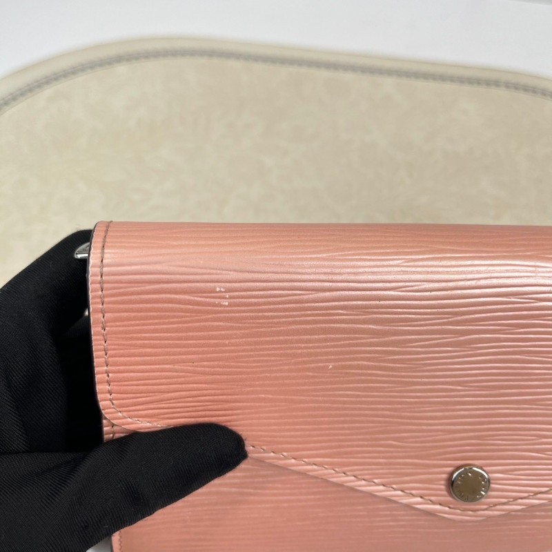 LV 粉色epi水波紋長夾錢包-3