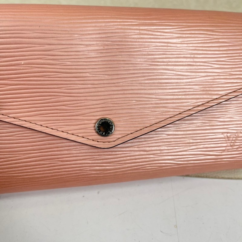 LV 粉色epi水波紋長夾錢包-4