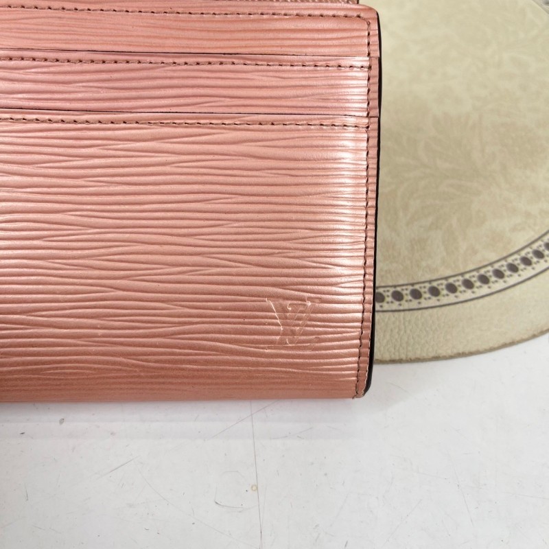 LV 粉色epi水波紋長夾錢包-7