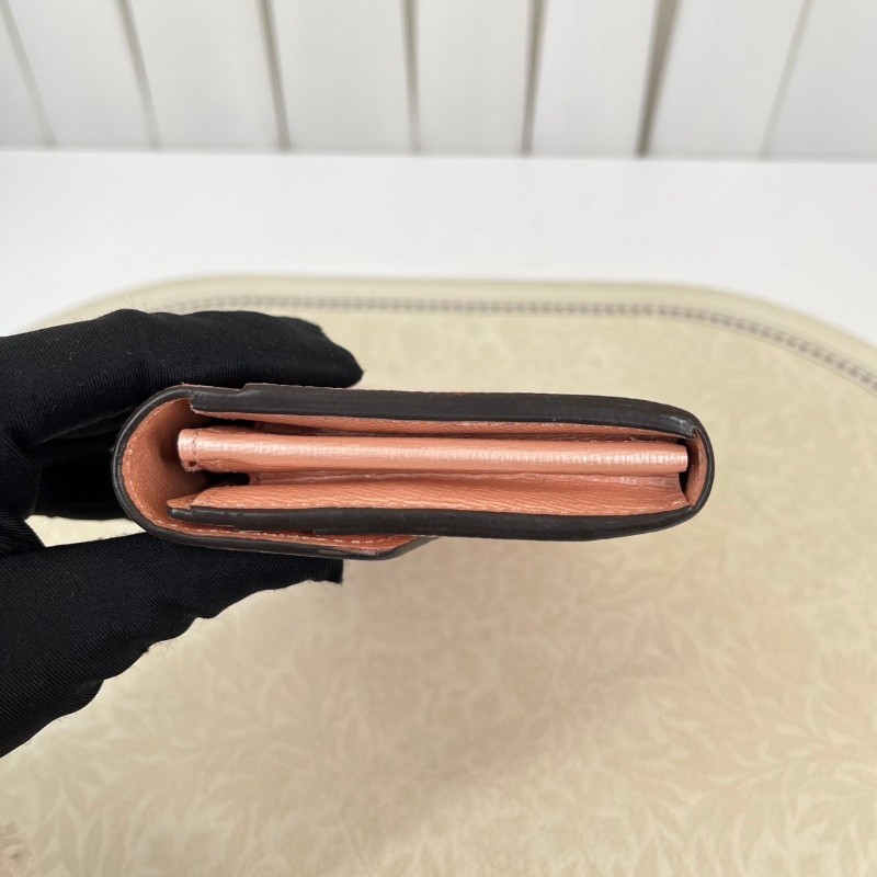 LV 粉色epi水波紋長夾錢包-14