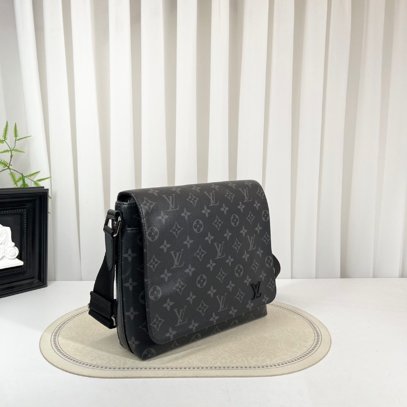 LV 經典老花郵差包男士斜背包 黑色內裡 肩帶可調節-3