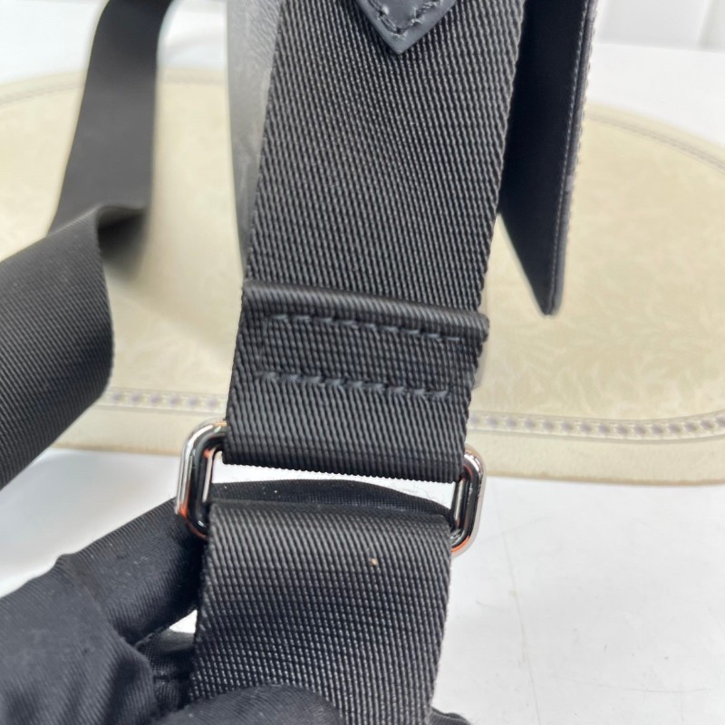 LV 經典老花郵差包男士斜背包 黑色內裡 肩帶可調節-9