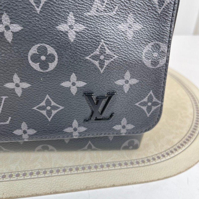 LV 經典老花郵差包男士斜背包 黑色內裡 肩帶可調節-15